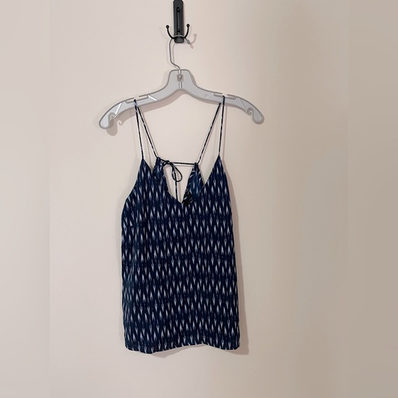 Banana Republic Blouse Perfect for Work or a Night Out - Picture 3 of 4